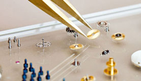 深圳百达翡丽指定维修门店打开表壳